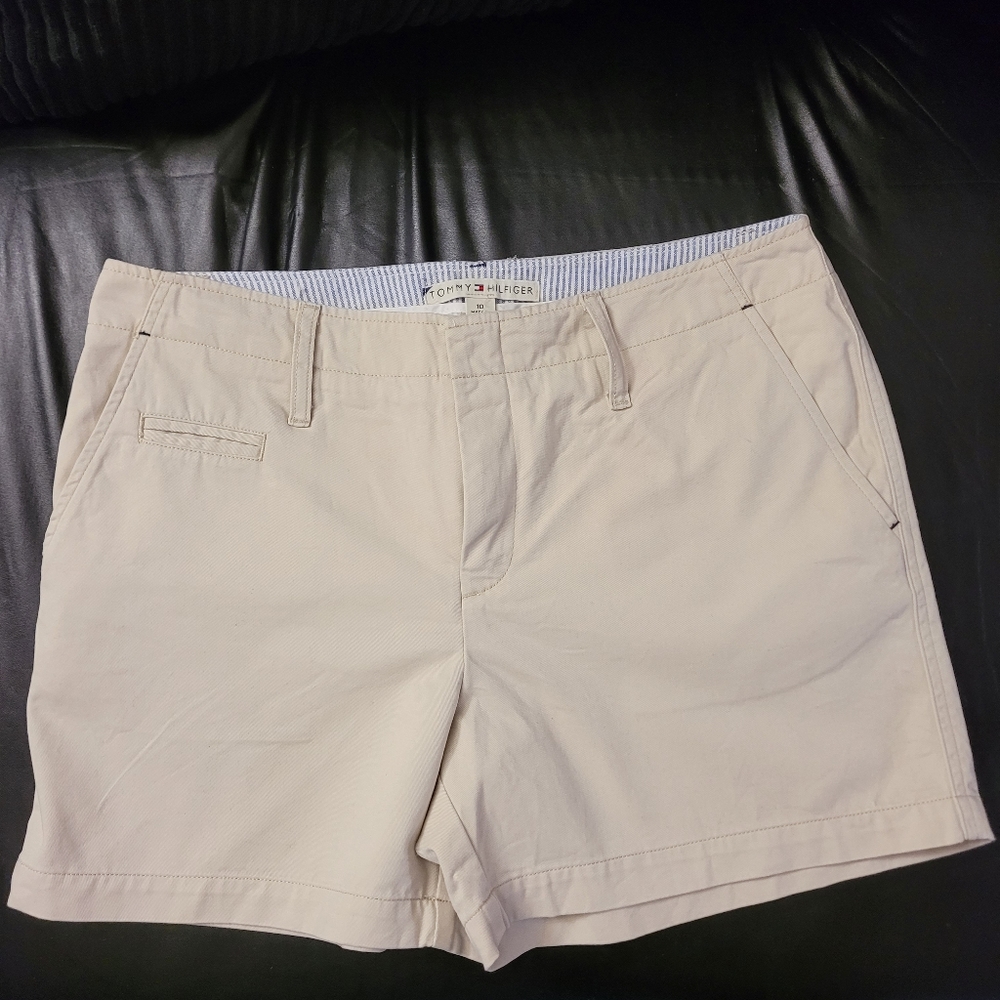 Tommy Hilfiger shorts w/ tag